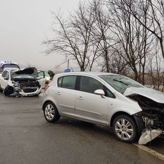 Ceretto: scontro tra auto lungo la provinciale 26, feriti due uomini