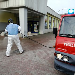 Mede: i Vigili del fuoco impegnati nella sanificazione del paese