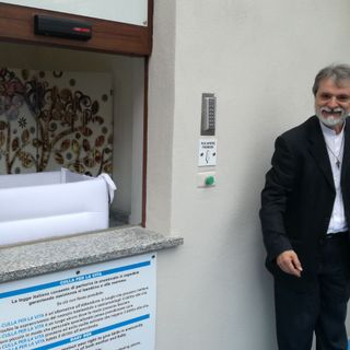 - FOTONOTIZIA - Inaugurata l'iniziativa una &quot;Culla per la vita&quot;