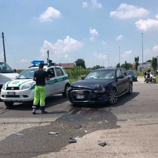 Magenta: incidente al solito incrocio di strada Pontevecchio, danni ai mezzi e nessun ferito