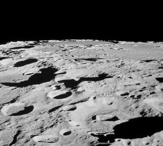 &quot;Che fai tu, luna, in ciel?&quot;: per omaggiare la Luna basta contemplarla con una poesia