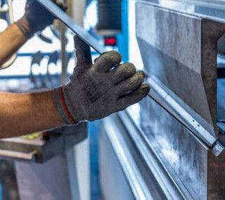 Coronavirus, metalmeccanici lombardi verso lo sciopero generale