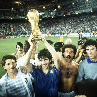 L'Italia piange Paolo Rossi, eroe al Mundial del 1982