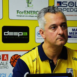 Il coach della Elachem Vigevano Paolo Piazza nella foto di Laura Marmonti
