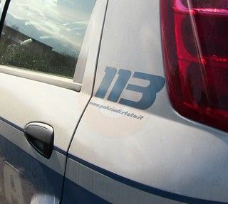 Novara, cerca di soffocare la madre che si rifiuta di accompagnarlo a comprare una dose