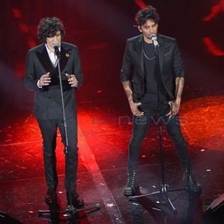 Lo staff di Ermal Meta: &quot;Quasi certi che lui e Moro torneranno regolarmente in gara qui a #Sanremo2018&quot;