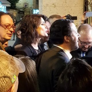 #Sanremo2018: Matteo Salvini ed Elisa Isoardi tra i più 'paparazzati' questa notte dopo il Festival #Sanremo2018: Matteo Salvini ed Elisa Isoardi tra i più 'paparazzati' questa notte dopo il Festival