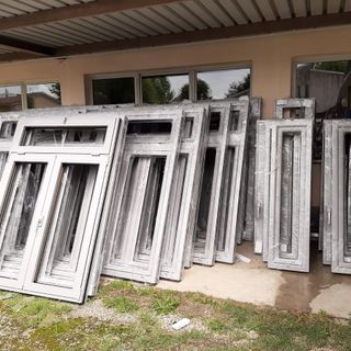 Robbio, iniziato il terzo lotto di sostituzione serramenti presso la scuola primaria