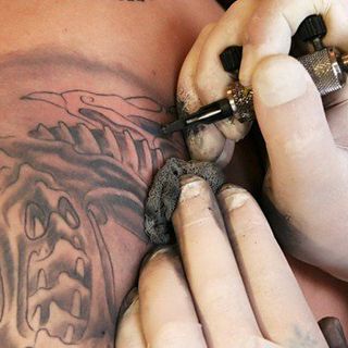 Tatuaggi, indagini dei Nas in tutta Italia: trovati 22 campioni tossici