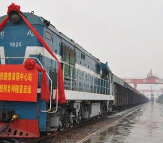 Mortara: Al via primo treno Italia-Cina: piastrelle e macchinari al debutto sulla nuova Via della Seta