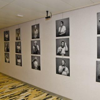 “Io non ho paura”: inaugurata a Palazzo Pirelli la mostra fotografica  dedicata alla storia di donne che lottano ogni giorno contro il cancro