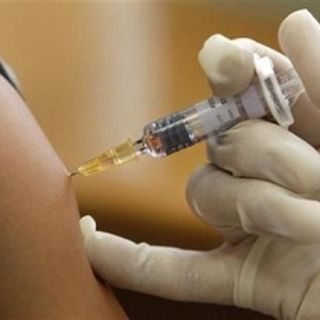 Niente vaccino, niente asilo: e arriva la Volante