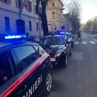 Voghera: lo perseguitavano da mesi per riscuotere un credito, denunciati due uomini