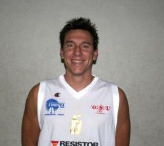 Tragedia nel mondo del basket: malore in campo, muore il capitano del Garbagnate