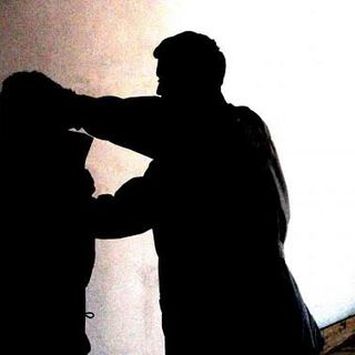Lacchiarella: picchia ed estorce soldi al fratello sordomuto, i Carabinieri lo arrestano