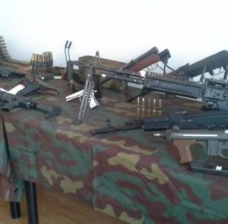 Busto Arsizio, maxi sequestro di armi da guerra: 4 arresti