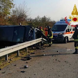 Automobilista si schianta contro il guard rail lungo la Boffalora Malpensa tra Mesero e Cuggiono