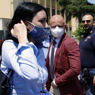 La ministra Azzolina assicura: «Le scuole uno dei luoghi più sicuri, bisogna evitare gli assembramenti fuori»