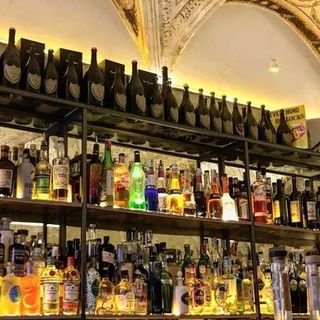 Coronavirus, via libera alla riapertura dei bar dopo le 18, ma solo con servizio al tavolo