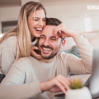 Una giornalista ha fatto un esperimento: ha registrato sul sito webcam BongaCams e ha guadagnato 800 euro!