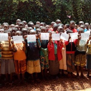 VIDEO. I bambini del Burundi recitano l'Ave Maria per noi: «Coraggio Italia vi pensiamo». Un gesto grandioso che commuove