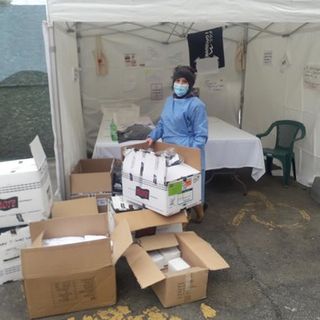 Magliette e indumenti per i ricoverati all’Ospedale Maggiore di Novara