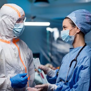 Covid-19, in Italia oggi 7.970 contagi e 307 vittime. In Emilia e Campania più casi che in Lombardia