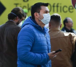 Coronavirus, le mascherine vanno a ruba? Azienda novarese riprende la produzione dopo 15 anni