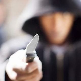 Abbiategrasso: lite tra vicine, spunta il coltello. Arrestata 60enne
