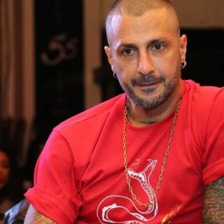 Fa festa con amici e musica (ai domiciliari): Fabrizio Corona ‘pizzicato’ dai Cc