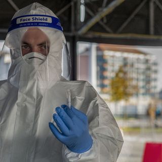 Covid-19,  in Italia oggi 14.372 casi e 492 vittime. In Lombardia 2.603 nuovi positivi
