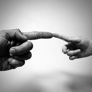 L'Italia generosa: più di 17 miliardi di donazioni, bene i canali online