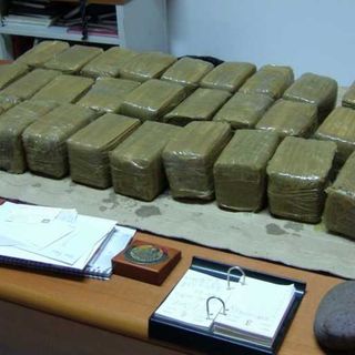 Milano, la Polizia arresta due spacciatori (italiani) con 120 chili di droga