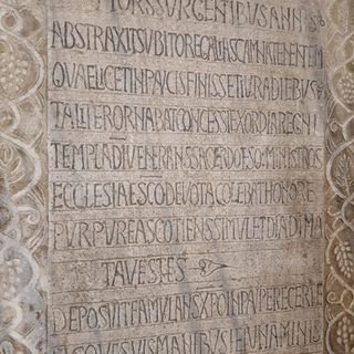 Visita guidata “Parole dimenticate nella pietra”