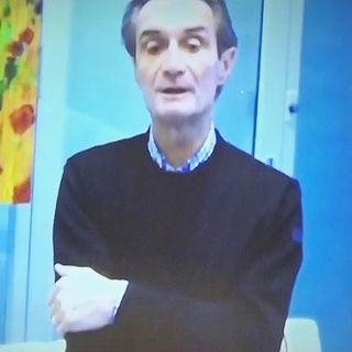 Il governatore Fontana apparso in video durante la conferenza stampa in Regione
