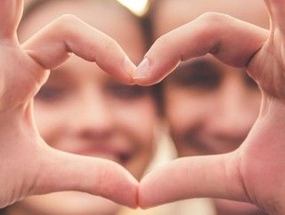 Coronavirus, dal 4 maggio si possono incontrare anche i fidanzati: parola del ministro