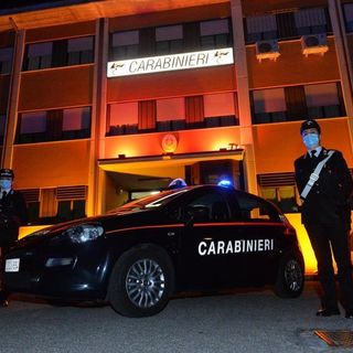 Nel giorno contro la violenza sulle donne i carabinieri incastrano l'autore di una tentata violenza sessuale