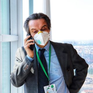 Attilio Fontana: «Conte ha detto sì. Lunedì in Lombardia riaprono bar, ristoranti, parrucchieri ed estetiste»