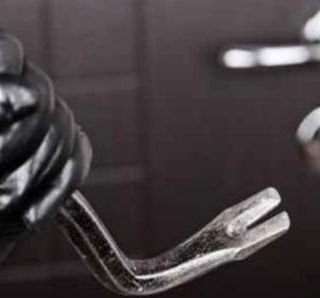 Pavia: ruba in un appartamento, ma il proprietario lo fotografa e scatta l'arresto