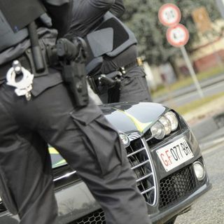 Coronavirus, Gdf Novara scopre gel igienizzante venduto con un ricarico del 300%