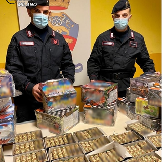 Rozzano: arsenale di botti destinato alla vendita illegale, 33enne denunciato dai carabinieri