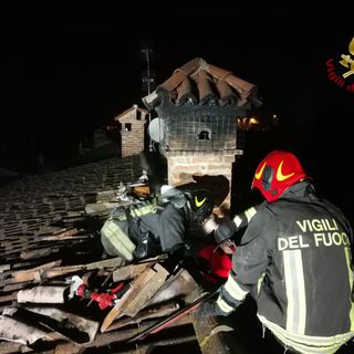 Pavese: in fiamme una canna fumaria a Corteolona