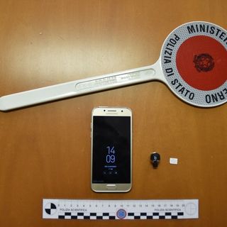 Pavia: all'esame della patente con un auricolare, denunciato un egiziano per falso
