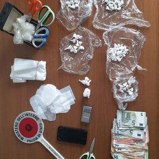 Voghera: &quot;market&quot; della cocaina in un casolare, in manette un 29enne