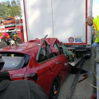 Schianto sulla Boffalora Malpensa: due feriti, auto distrutta