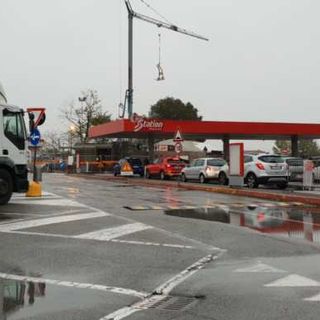 Magenta: ladri scatenati, rubano anche la cassa ‘self service’ benzina all’Iper