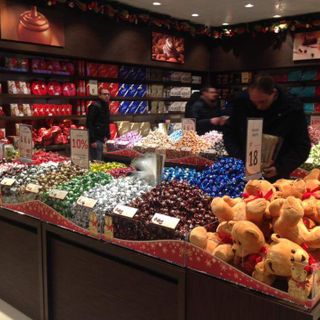 Il cioccolato Lindt vola: nel 2019 fatturato oltre i 4 miliardi di euro