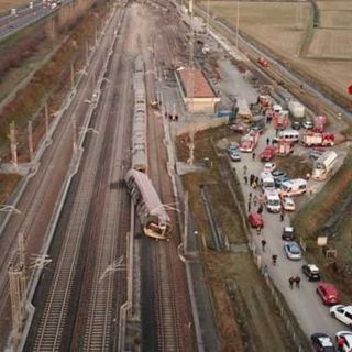 Incidente Frecciarossa, il procuratore di Lodi: ‘Se lo scambio fosse stato dritto, il treno non avrebbe deragliato’
