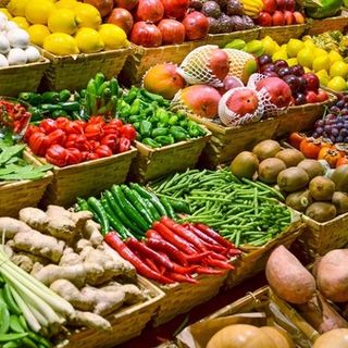 Mercati all'aperto, la Regione chiarisce: «Ampia libertà d'azione ai sindaci, l'importante è evitare assembramenti»