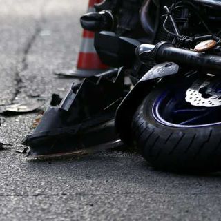 Milano, travolge e uccide motociclista: guardia giurata 26enne si spara